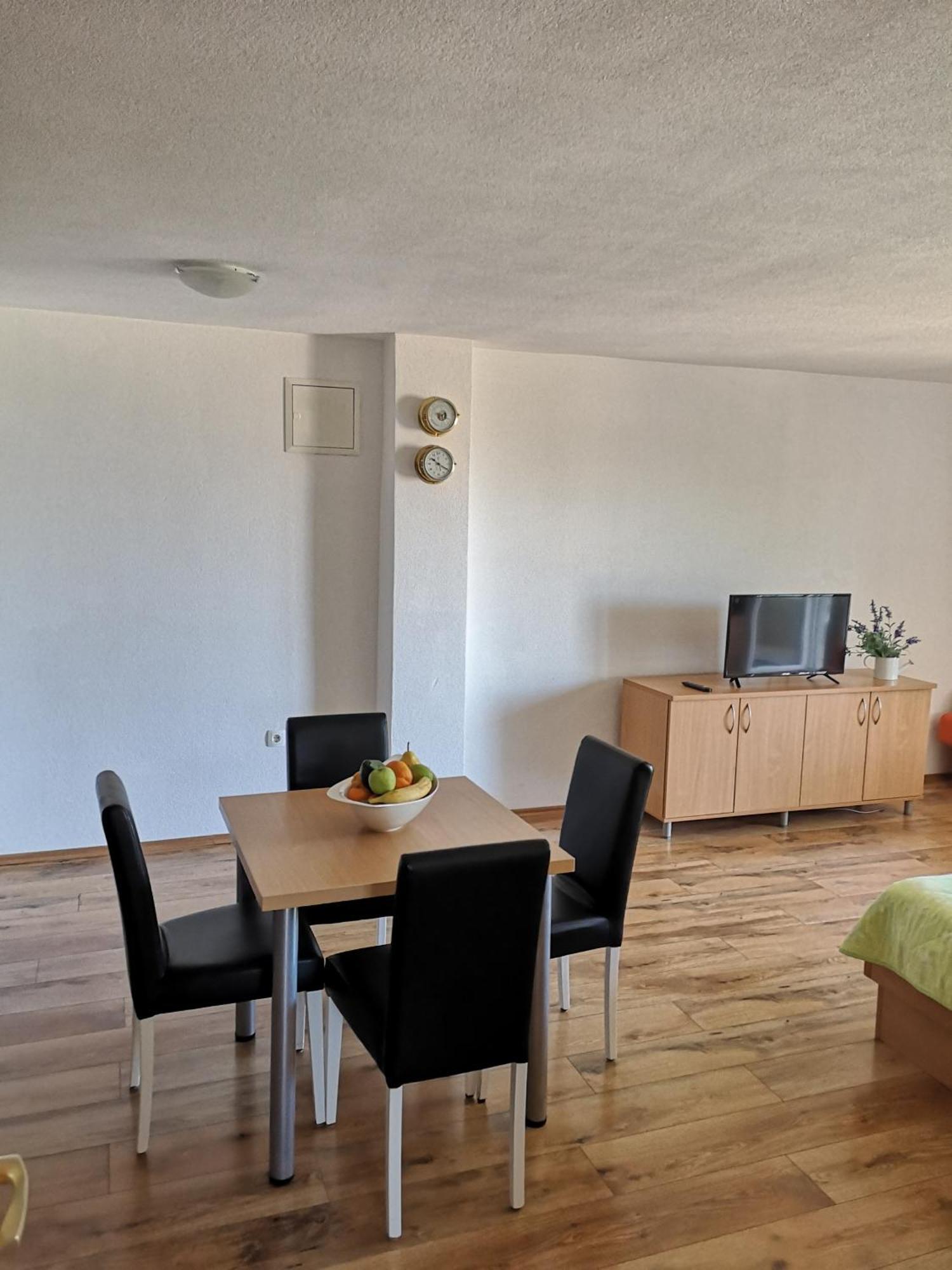Apartmani Neva Makarska Exterior photo